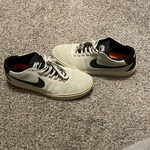 Nike SB Bruin Hyperfeel. Gray/black. Size 11.